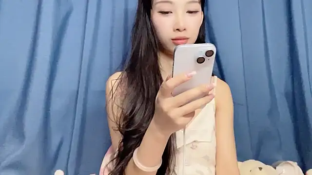 Lili-2 online show from April 2026 02:03:02 PM