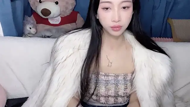 Lili-2 online show from January 2026 07:12:01 PM