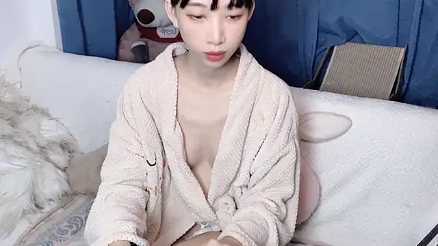 Lili-2 online show from November 2025 04:44:02 PM