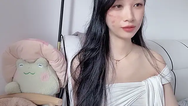 Lili-2 online show from May 2026 04:21:01 AM