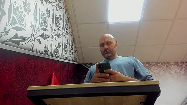 Gabriel Harmant online show from December 2024 01:41:02 PM