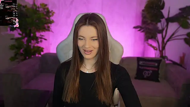 Julia  Star  online show from March 2026 03:54:01 PM