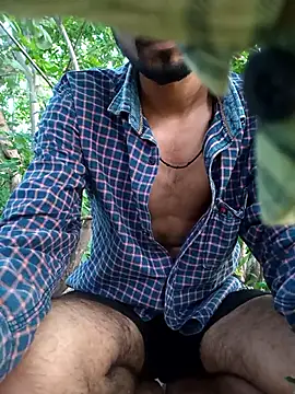 Snapshot of Piyush_2024 chatting on November 2025 01:31:01 AM Piyush 2024 online show from November 2025 01:31:01 AM