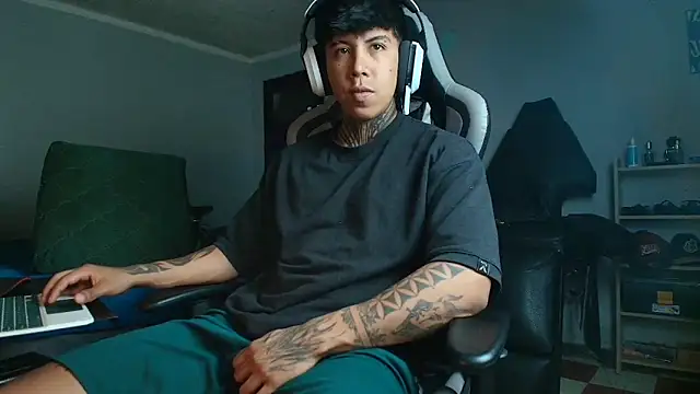 Nickhot0609 online show from September 2025 12:25:01 AM