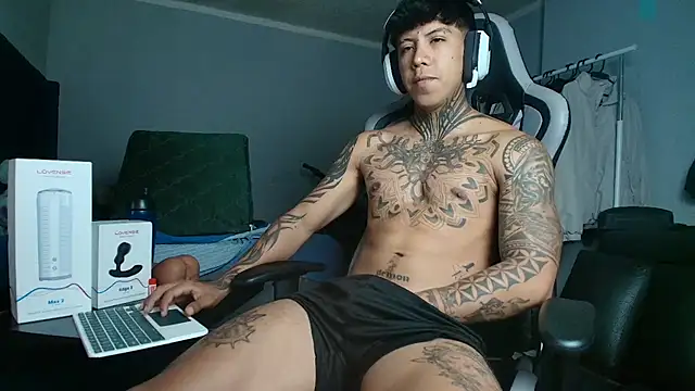 Nickhot0609 online show from September 2025 11:33:02 AM