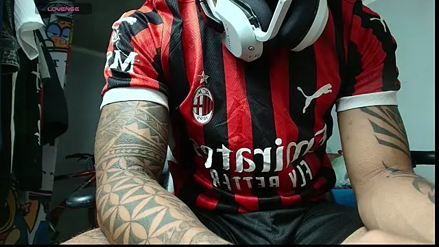 Nickhot0609 online show from November 2025 03:10:01 AM