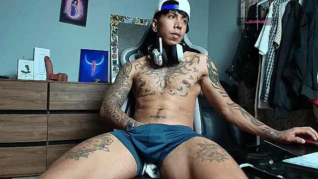 Nickhot0609 online show from December 2025 04:17:02 AM