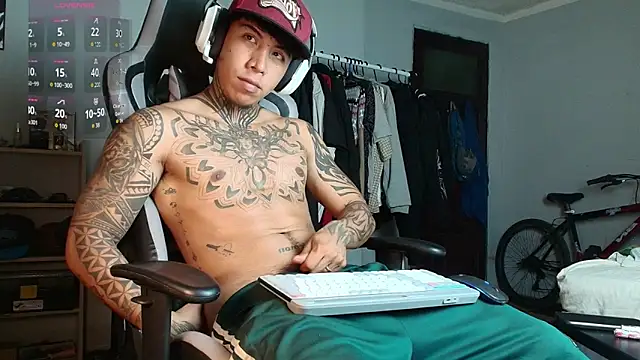 Nickhot0609 online show from October 2025 04:24:02 AM