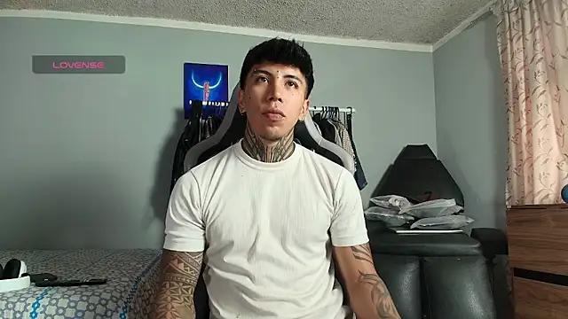 Nickhot0609 online show from March 2026 09:43:02 PM