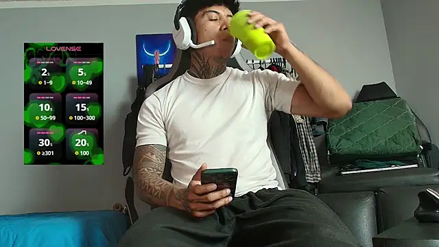 Nickhot0609 online show from March 2026 09:15:02 PM