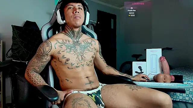 Nickhot0609 online show from October 2025 07:25:01 PM