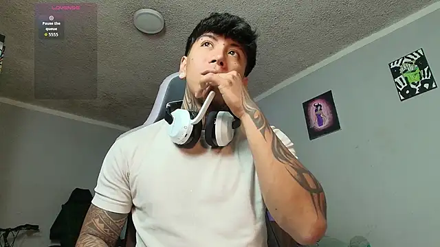 Nickhot0609 online show from October 2025 01:58:01 AM