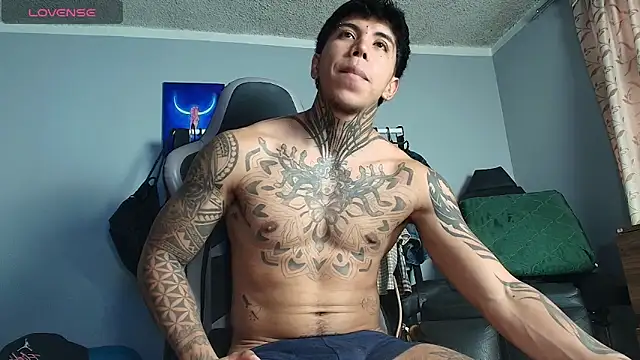 Nickhot0609 online show from April 2026 09:39:33 PM