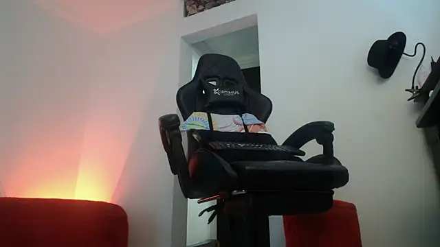 Madame Shein  online show from February 2025 03:37:02 PM