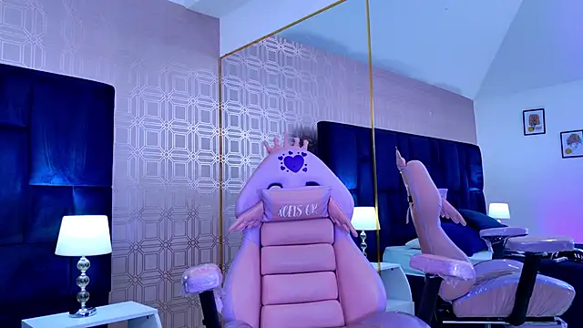 Derieri D online show from November 2025 06:07:02 PM