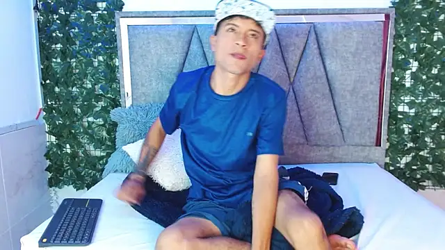 Edward Milleer online show from December 2024 04:08:02 PM