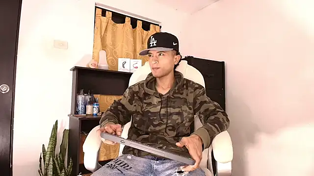 Edward Milleer online show from October 2025 11:56:01 AM