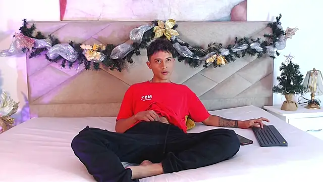Edward Milleer online show from December 2024 03:09:02 AM