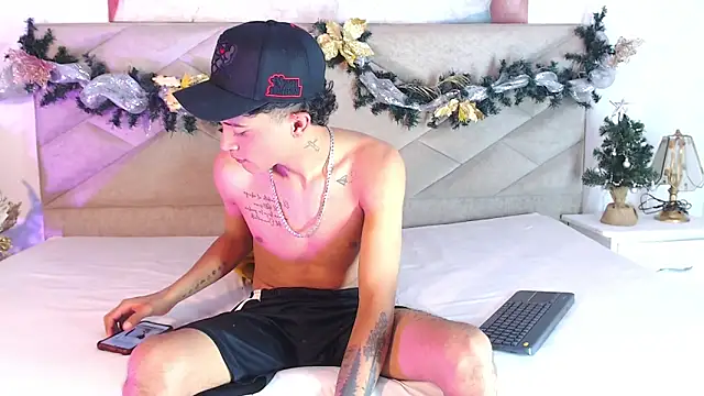 Edward Milleer online show from December 2024 06:15:02 AM