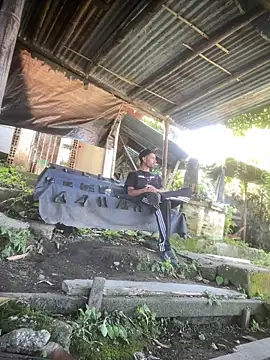 Jestebanano online show from April 2026 02:01:01 PM