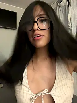 Snapshot of AleFantasy0001 chatting on October 2025 04:33:01 AM AleFantasy0001 online show from October 2025 04:33:01 AM