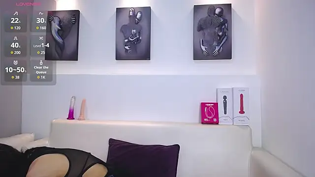 Snapshot of Melodi_Roux chatting on November 2025 01:15:02 PM Melodi Roux online show from November 2025 01:15:02 PM