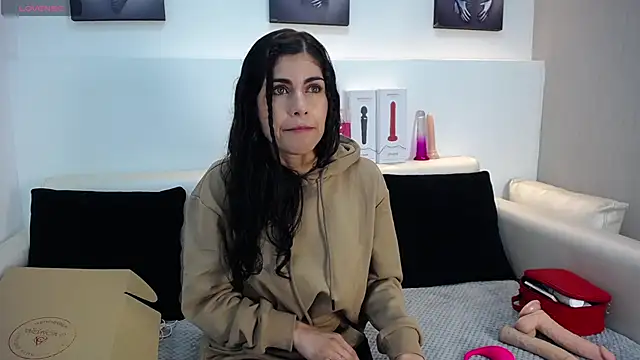 Melodi Roux online show from April 2026 01:46:01 PM