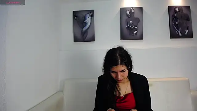 Melodi Roux online show from April 2026 01:45:02 PM