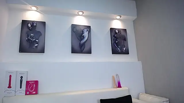 Melodi Roux online show from February 2026 12:44:02 PM