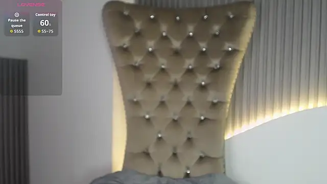 Snapshot of Melodi_Roux chatting on April 2026 01:04:01 PM Melodi Roux online show from April 2026 01:04:01 PM