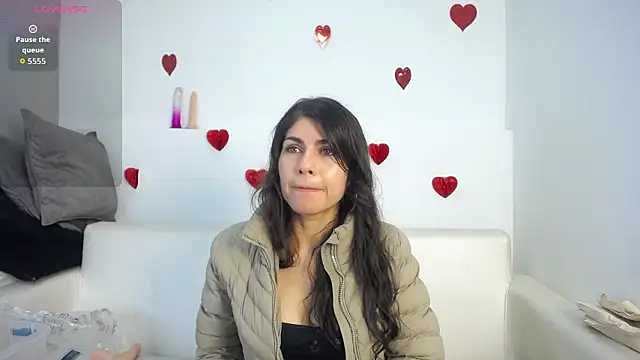 Melodi Roux online show from March 2026 01:18:01 PM