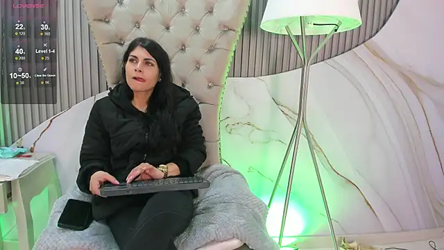 Snapshot of Melodi_Roux chatting on May 2026 01:31:02 PM Melodi Roux online show from May 2026 01:31:02 PM
