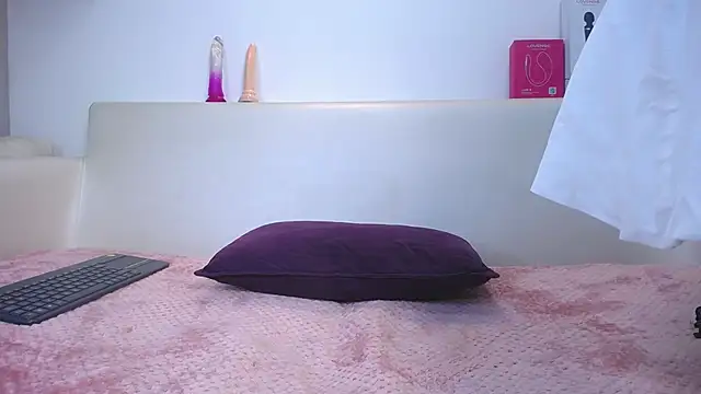 Snapshot of Melodi_Roux chatting on November 2025 01:25:02 PM Melodi Roux online show from November 2025 01:25:02 PM