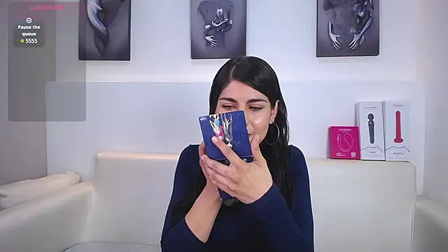 Snapshot of Melodi_Roux chatting on November 2025 01:22:02 PM Melodi Roux online show from November 2025 01:22:02 PM