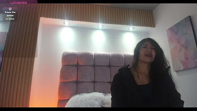Melodi Roux online show from June 2026 12:46:01 PM
