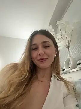 Sophie Enzo online show from March 2025 04:04:01 AM