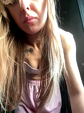 Snapshot of Sophie_Enzo chatting on November 2025 11:47:01 AM Sophie Enzo online show from November 2025 11:47:01 AM