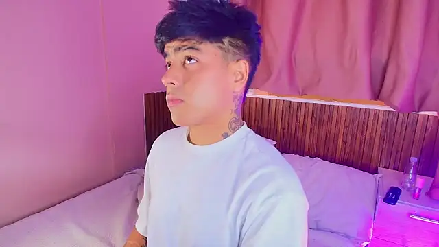 kiing azahell online show from January 2026 07:54:02 PM