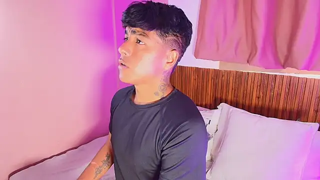 kiing azahell online show from March 2026 09:38:02 PM