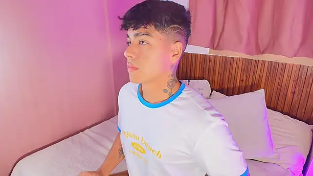 kiing azahell online show from March 2026 09:09:01 PM