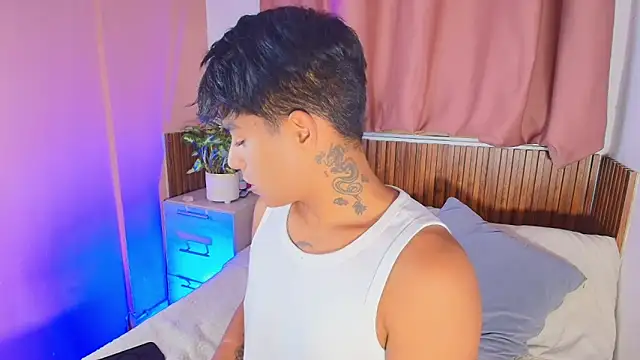 kiing azahell online show from April 2026 02:07:01 AM