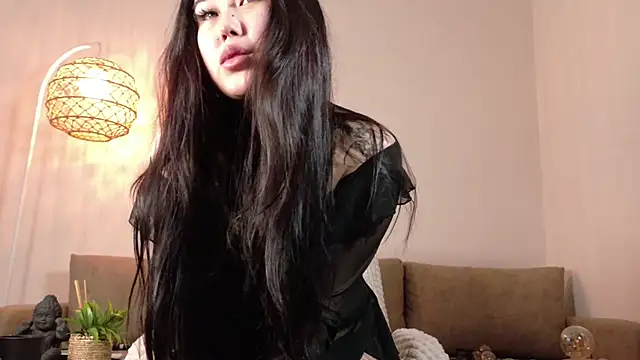 Yuriko May online show from March 2026 09:31:01 AM