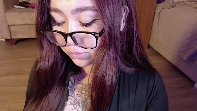Yuriko May online show from September 2025 05:11:01 PM