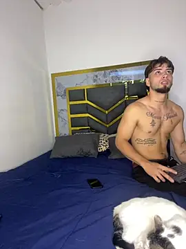 Snapshot of MattDevon chatting on September 2025 11:33:02 PM MattDevon online show from September 2025 11:33:02 PM