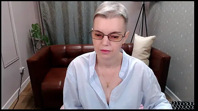 Cutie Erikaa1 online show from November 2025 02:15:01 AM