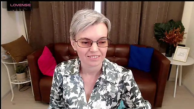 Cutie Erikaa1 online show from March 2025 05:33:02 AM