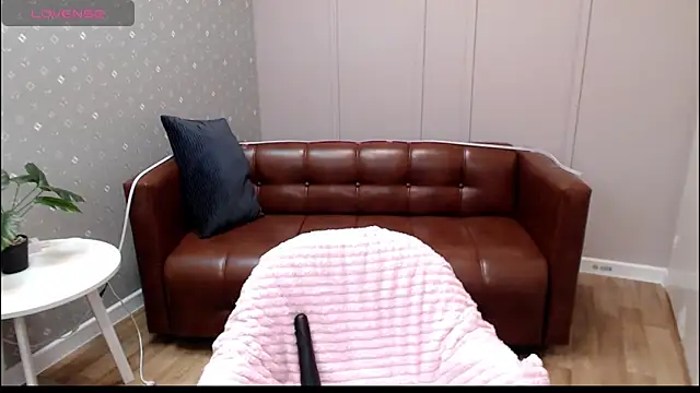 Cutie Erikaa1 online show from December 2025 02:27:02 AM