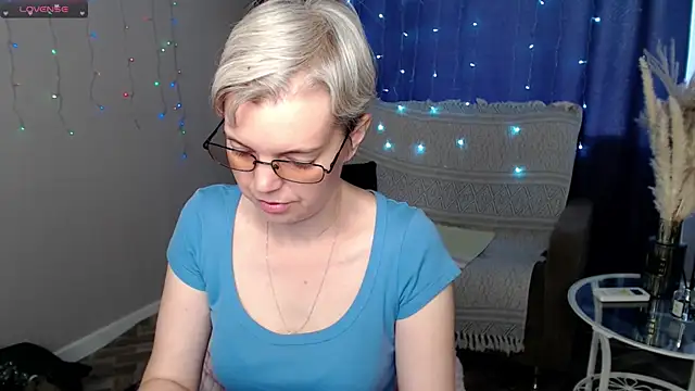 Cutie Erikaa1 online show from May 2026 02:18:01 AM