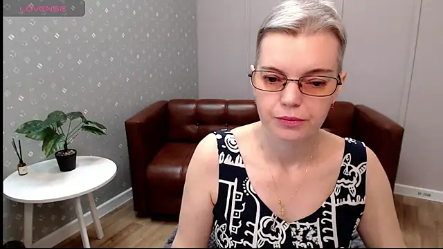 Cutie Erikaa1 online show from November 2025 02:23:02 AM