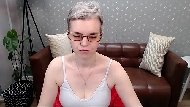 Cutie Erikaa1 online show from September 2025 02:17:01 AM